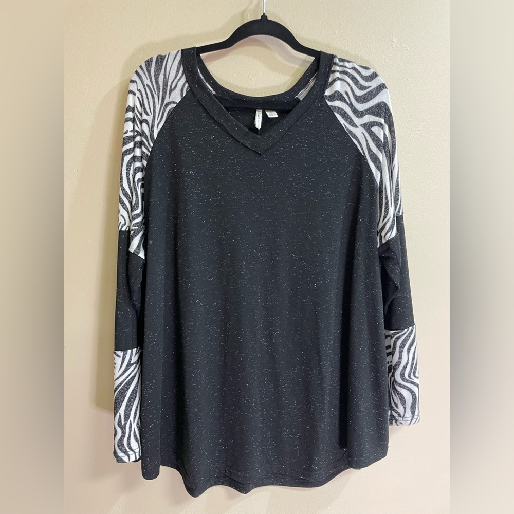 Cato C Est. 1946 Black Top with Black & White Zebra Print Sleeves Women's Sz XL